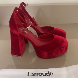 Larroude - Ari Pump Rouge Velvet | 7.5